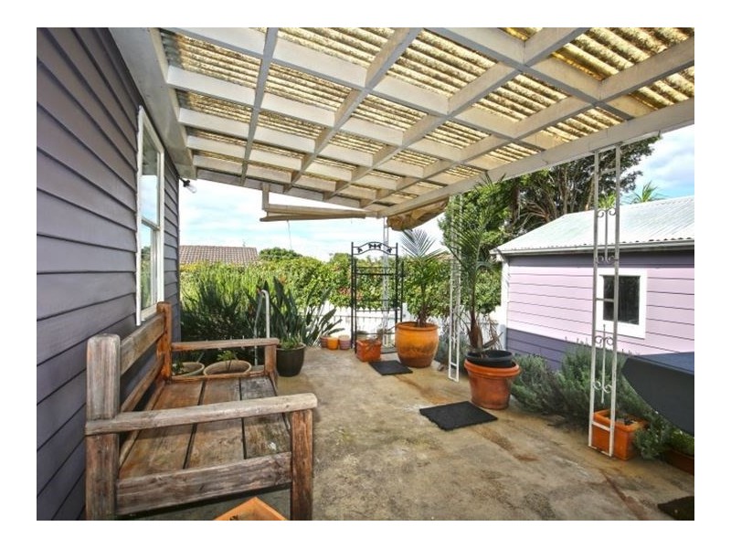 12 Bunberra Street, Bomaderry NSW 2541