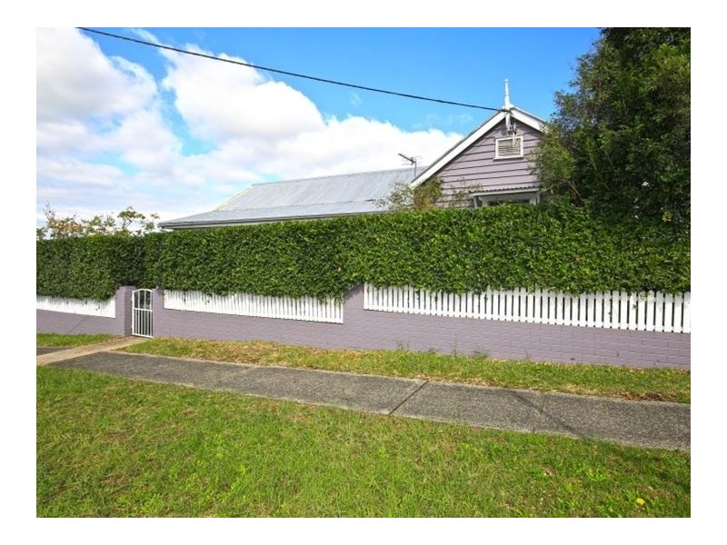 12 Bunberra Street, Bomaderry NSW 2541