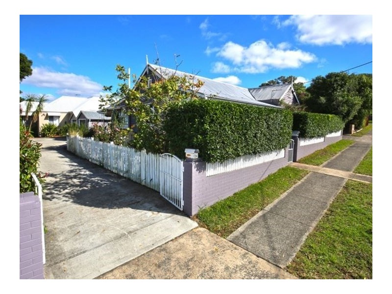 12 Bunberra Street, Bomaderry NSW 2541