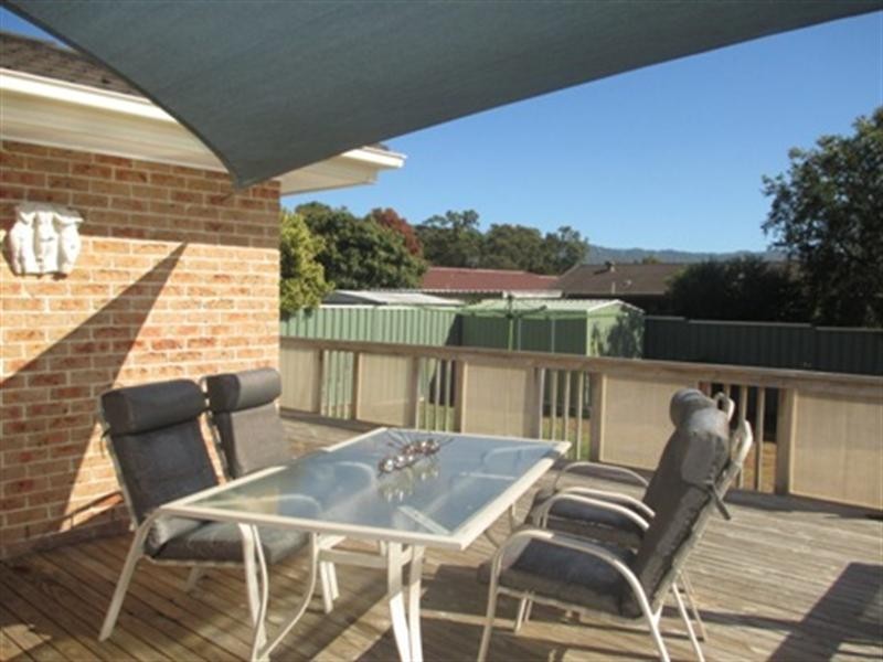 2A Hollyhill Close, Bomaderry NSW 2541