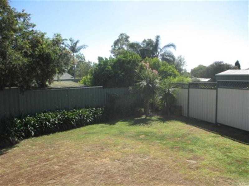 2A Hollyhill Close, Bomaderry NSW 2541