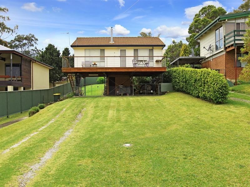 8 Pyree Street, Greenwell Point NSW 2540
