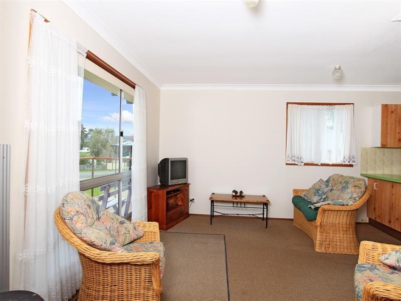 8 Pyree Street, Greenwell Point NSW 2540
