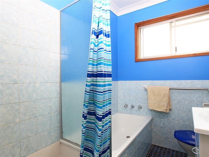 8 Pyree Street, Greenwell Point NSW 2540