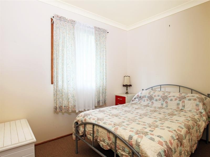 8 Pyree Street, Greenwell Point NSW 2540