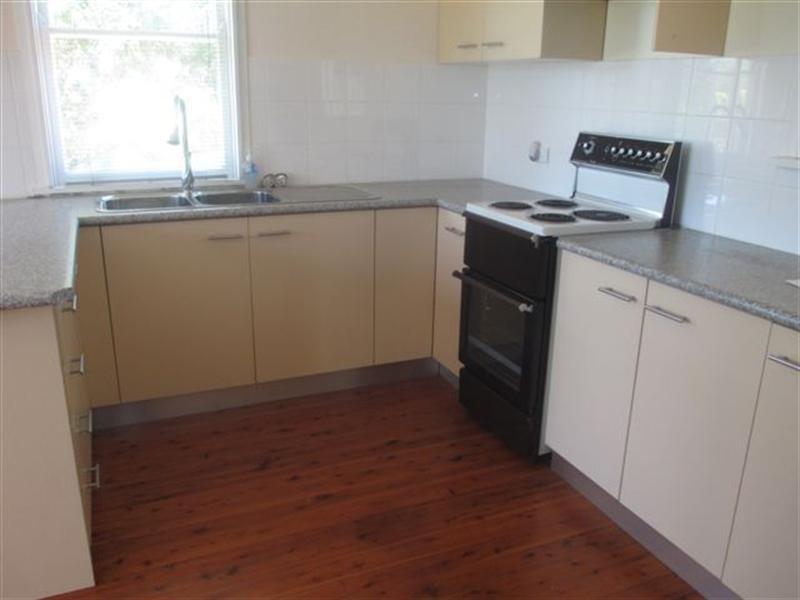 2 Ritchie Street, Bomaderry NSW 2541