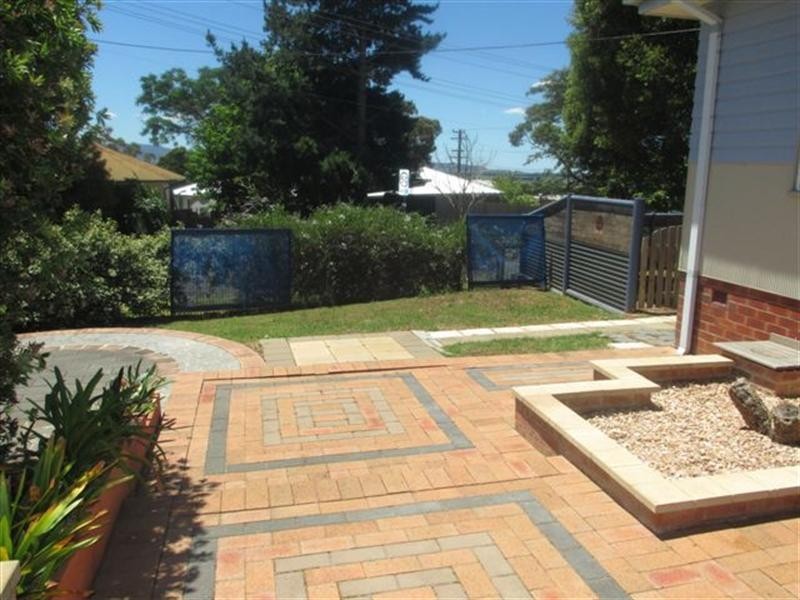 2 Ritchie Street, Bomaderry NSW 2541