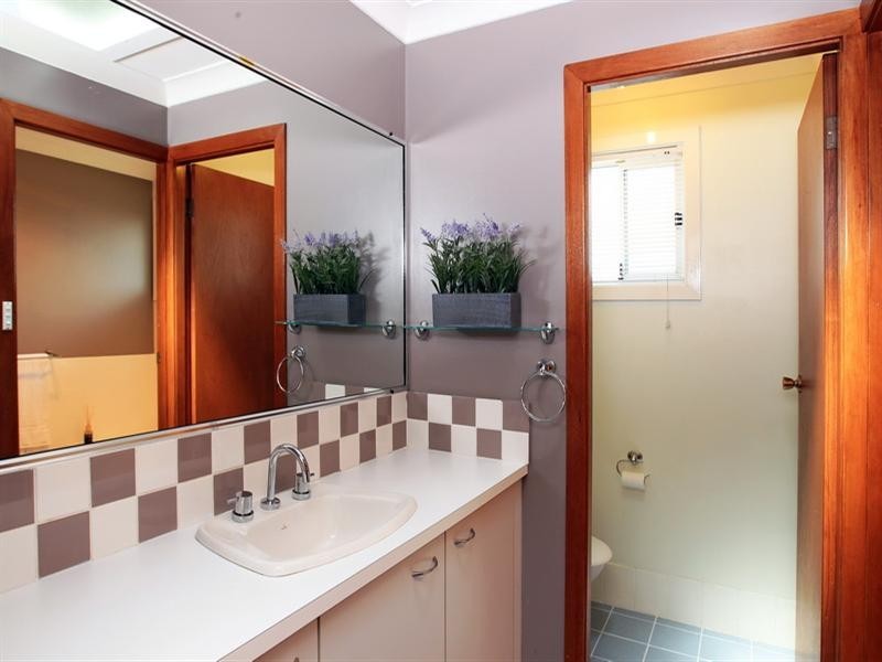 26 Cavalier Parade, Bomaderry NSW 2541