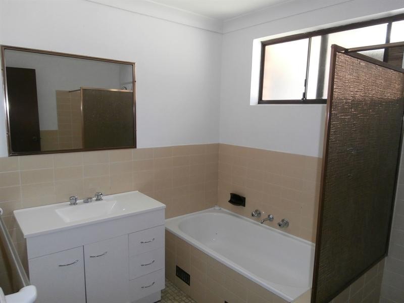 5/45 Brinawarr Street, Bomaderry NSW 2541