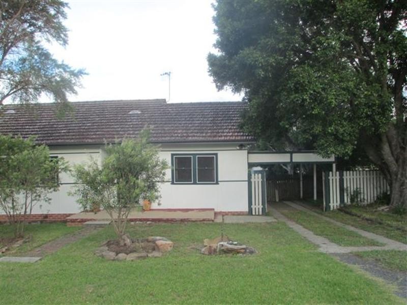 2 Dalwah Street, Bomaderry NSW 2541