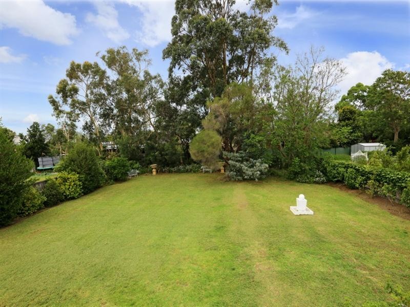 2 Woorin Close, Bomaderry NSW 2541