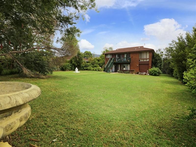 2 Woorin Close, Bomaderry NSW 2541