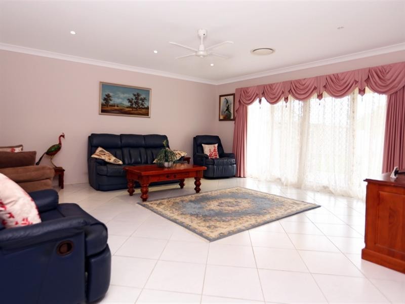 62 Bennett Place, Worrigee NSW 2540