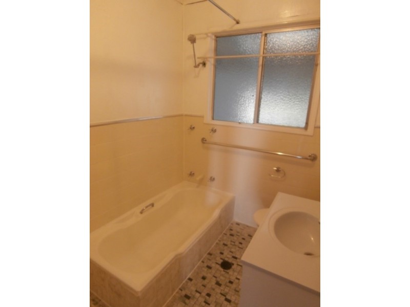 131 Meroo Road, Bomaderry NSW 2541