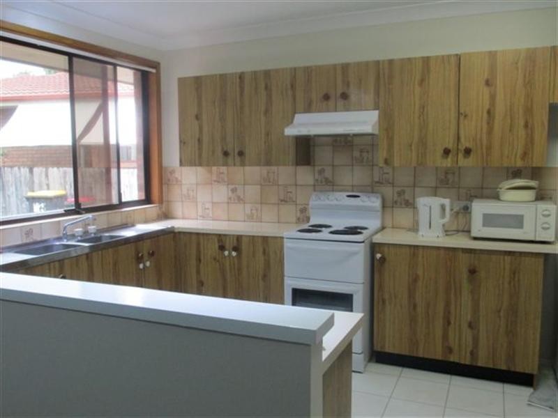 3 Birkdale Grove, Bomaderry NSW 2541