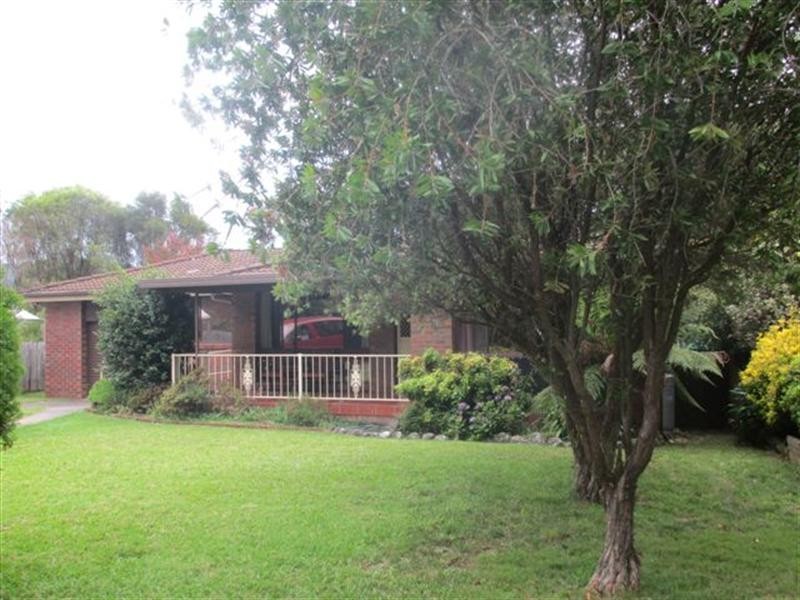 3 Birkdale Grove, Bomaderry NSW 2541