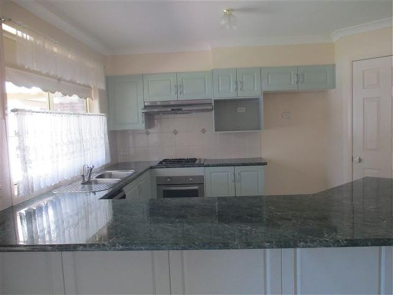 18 Cornelius Place, Nowra NSW 2541