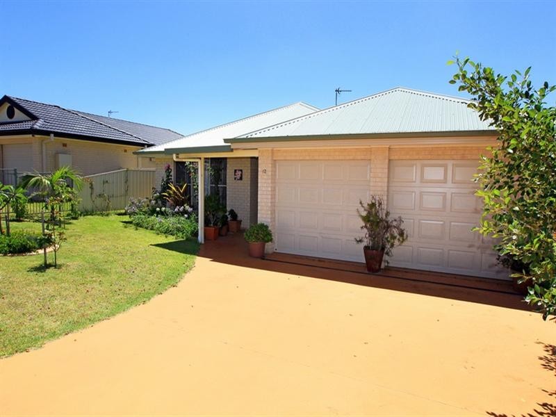 12 Carrington Park Drive, Nowra NSW 2541