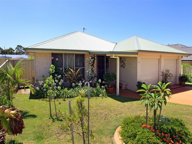 12 Carrington Park Drive, Nowra NSW 2541