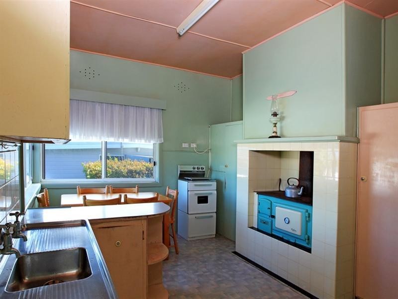 27 Church Street, Greenwell Point NSW 2540