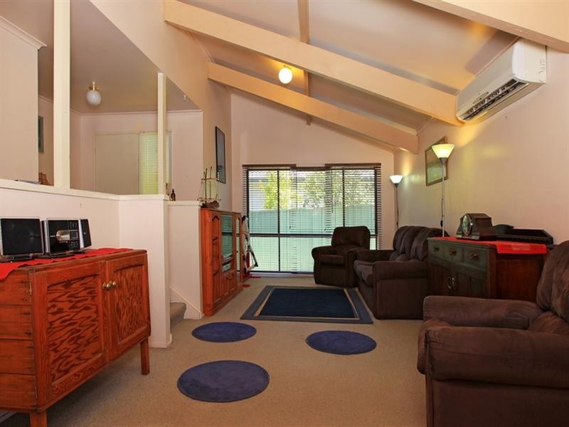 16 Peak Avenue, North Nowra NSW 2541