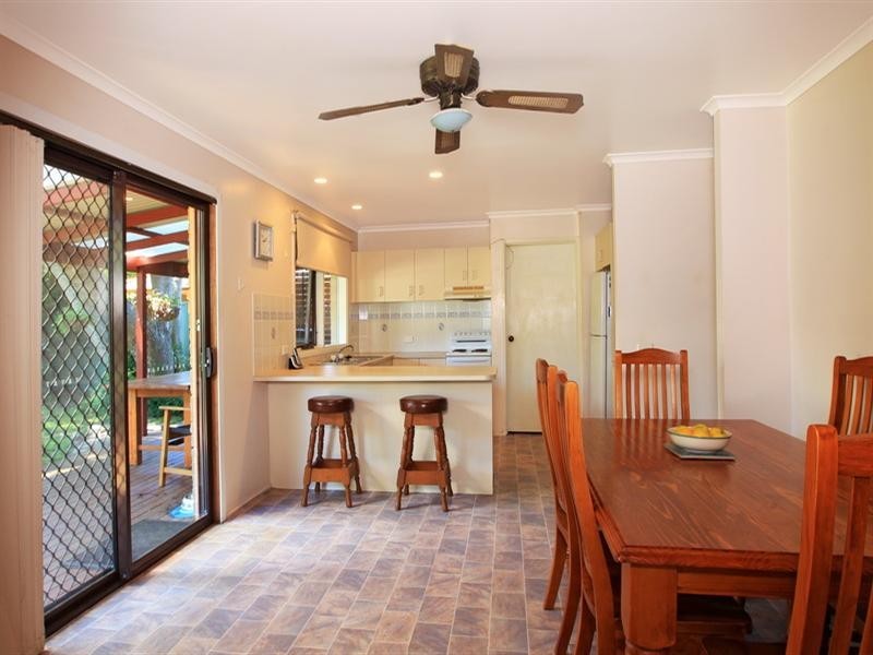 16 Peak Avenue, North Nowra NSW 2541