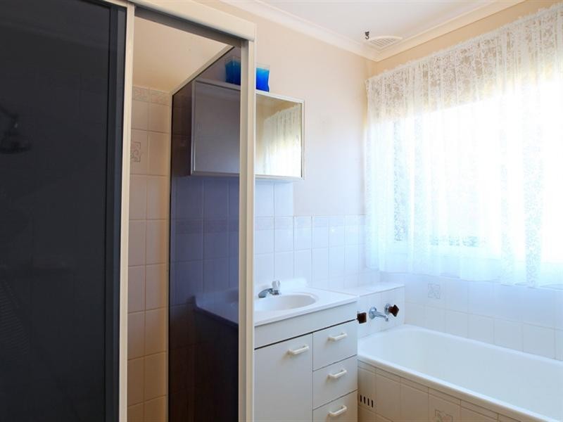 16 Peak Avenue, North Nowra NSW 2541