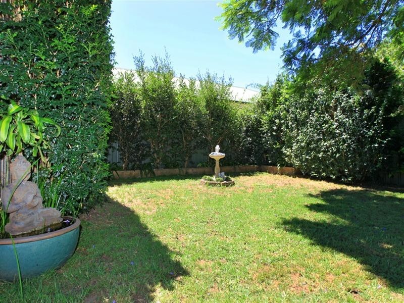 16 Peak Avenue, North Nowra NSW 2541