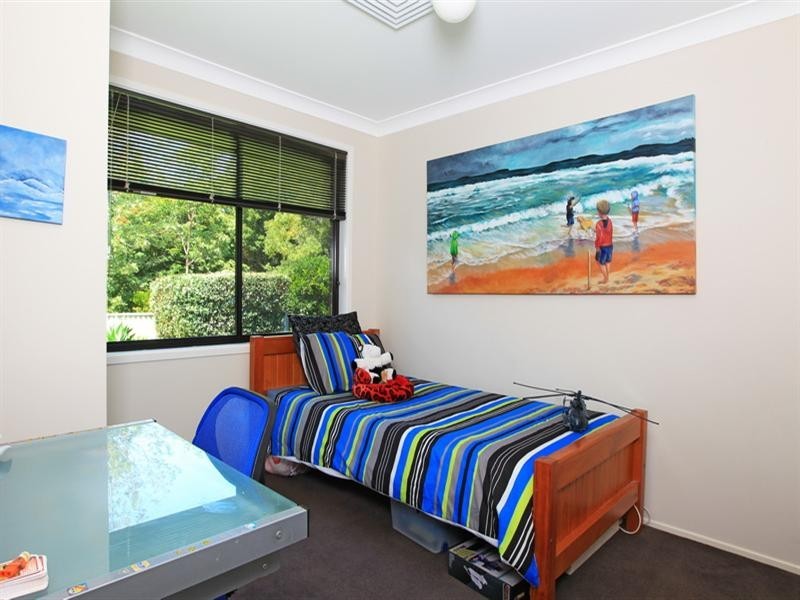 8 Jade Place, Meroo Meadow NSW 2540