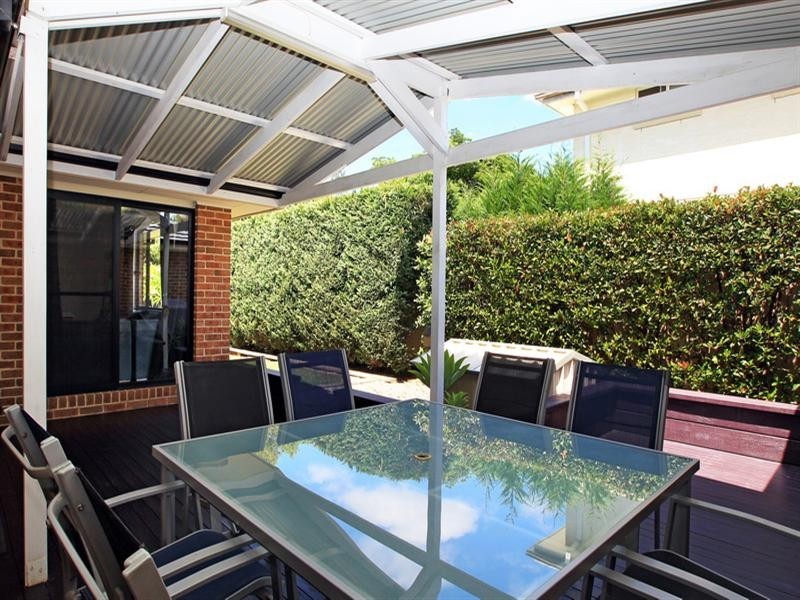 8 Jade Place, Meroo Meadow NSW 2540