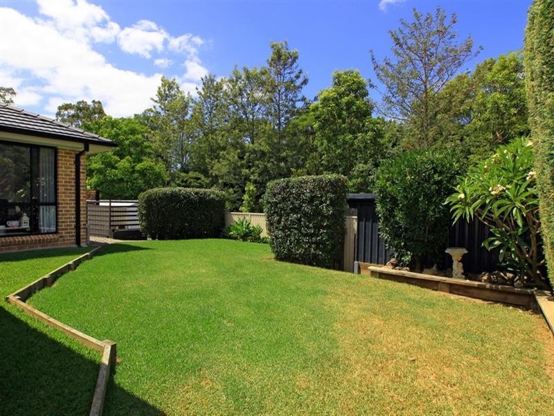 8 Jade Place, Meroo Meadow NSW 2540