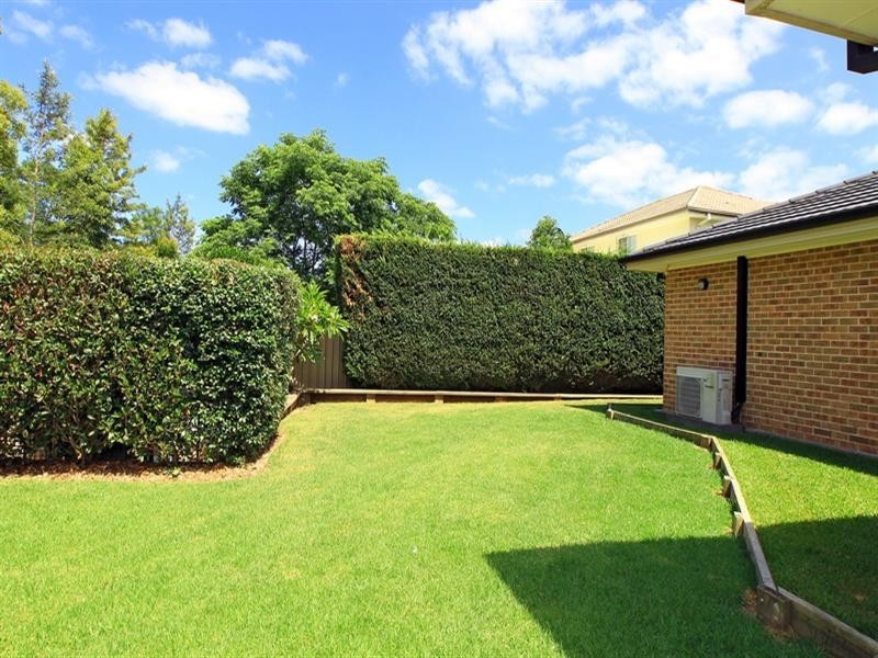 8 Jade Place, Meroo Meadow NSW 2540