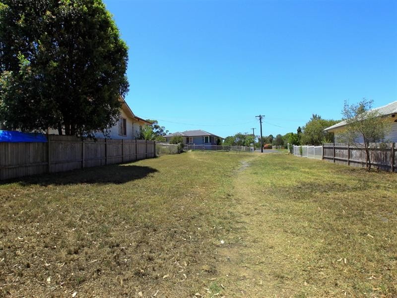 19 Queenborough Street, Nowra NSW 2541