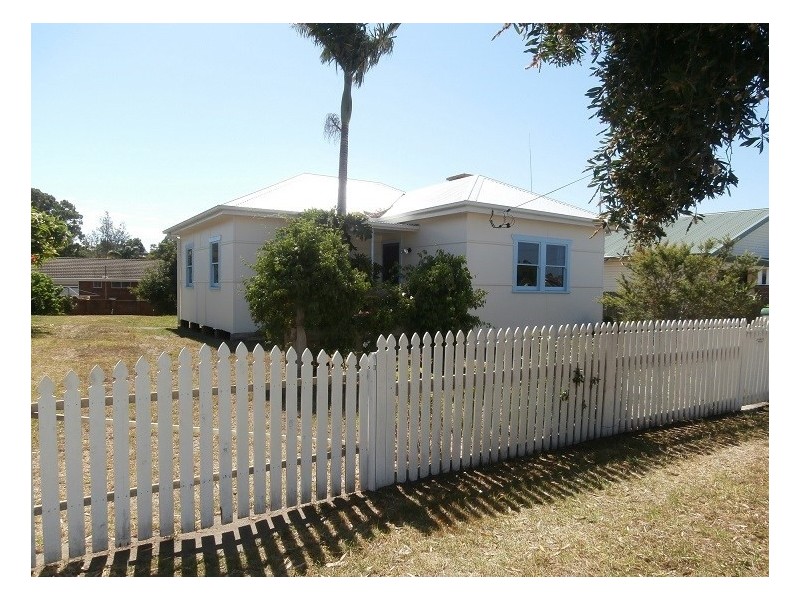 17 Osborne Street, Nowra NSW 2541