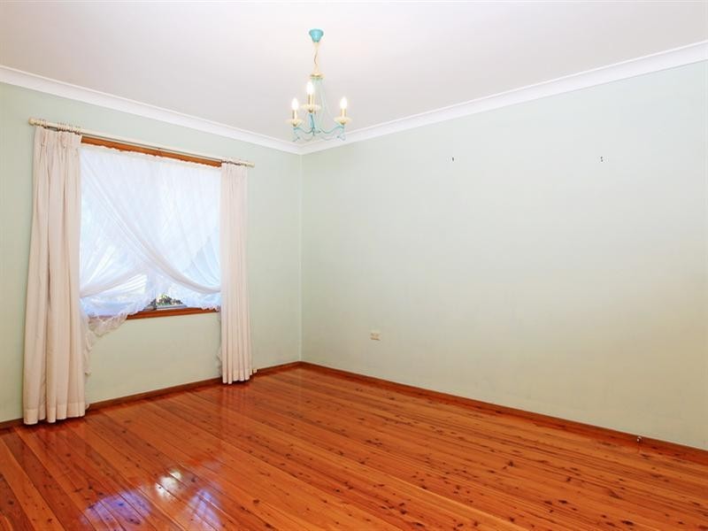 12 North Tarawal Street, Bomaderry NSW 2541