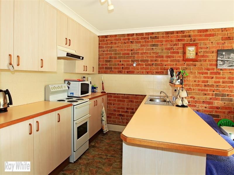 2/24 Bowada Street, Bomaderry NSW 2541