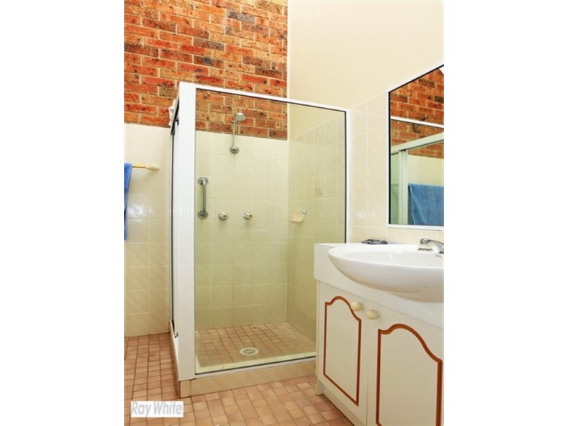 2/24 Bowada Street, Bomaderry NSW 2541