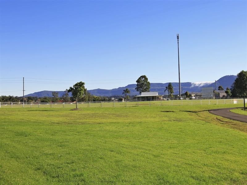 9 Quiberon Street, Nowra NSW 2541