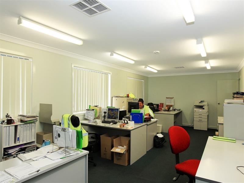 35 Norfolk Avenue, South Nowra NSW 2541