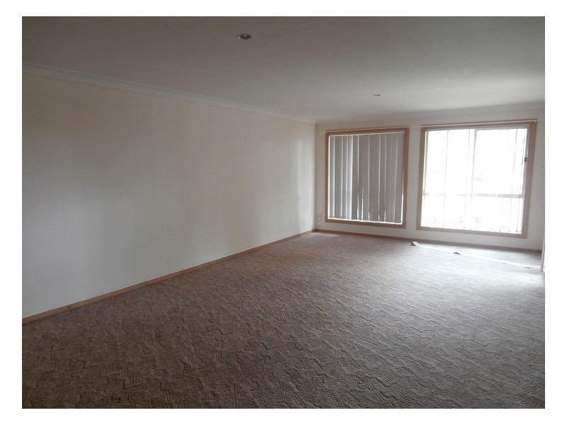 8B Royal Street, Worrigee NSW 2540