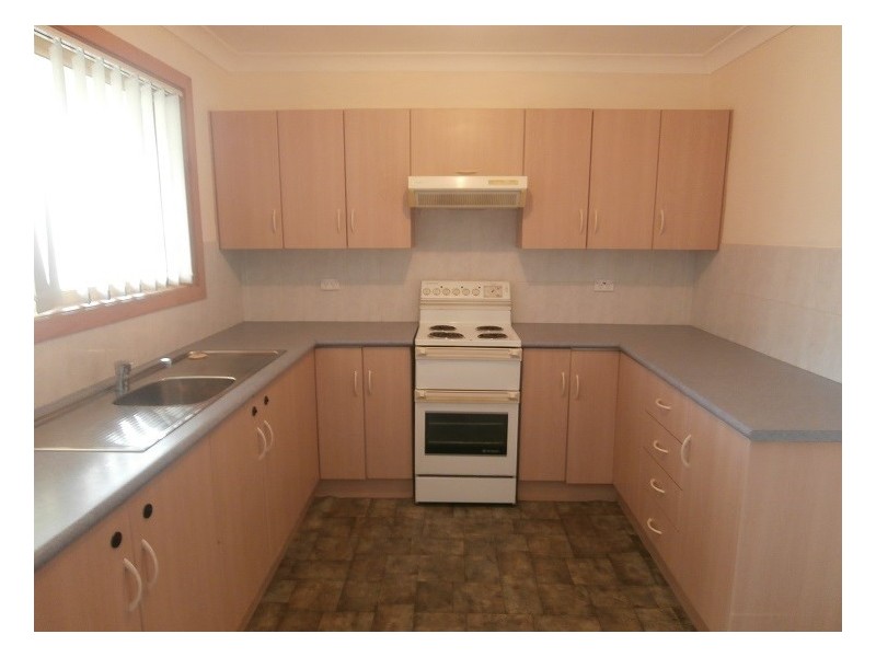 8B Royal Street, Worrigee NSW 2540