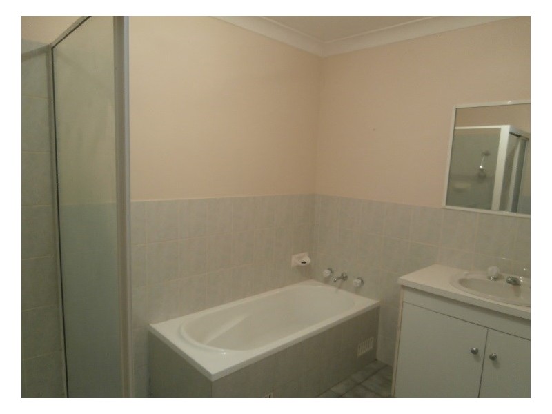 8B Royal Street, Worrigee NSW 2540