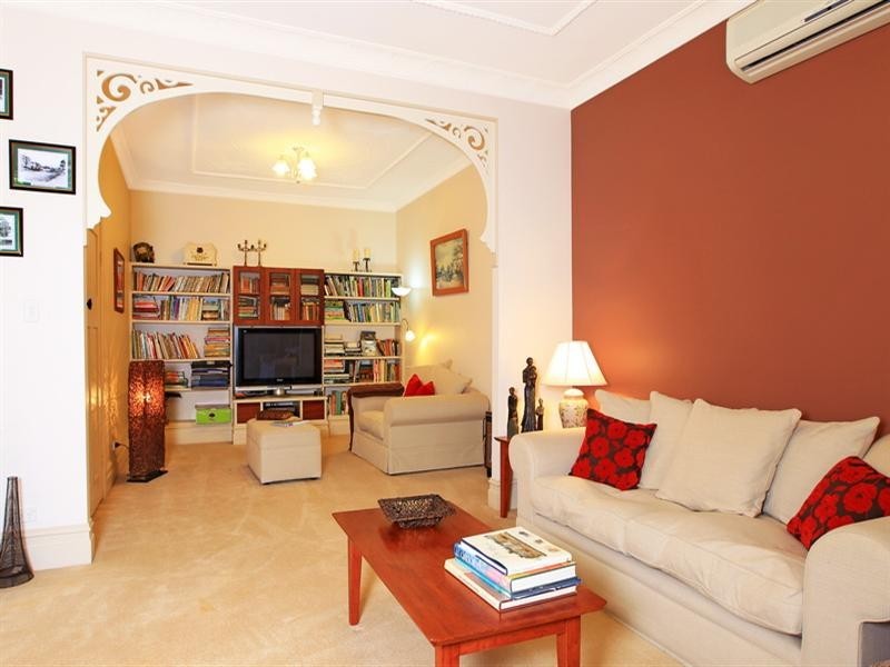 7 Barwon Street, Bomaderry NSW 2541
