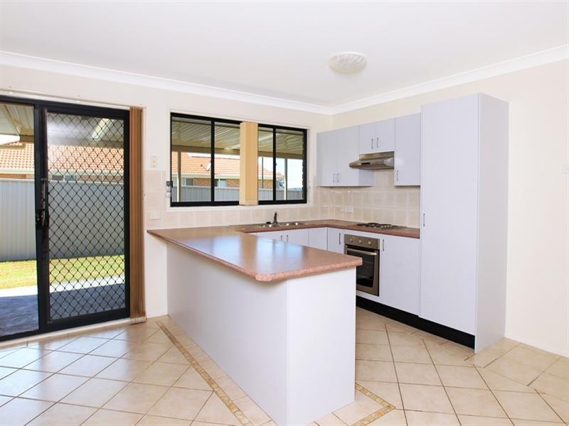 18 Mintbush Crescent, Worrigee NSW 2540