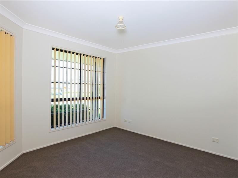 18 Mintbush Crescent, Worrigee NSW 2540