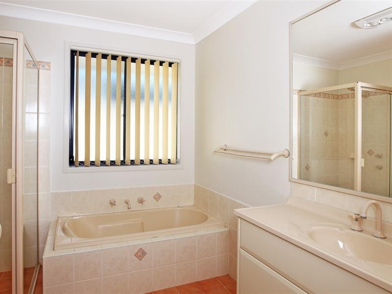 18 Mintbush Crescent, Worrigee NSW 2540