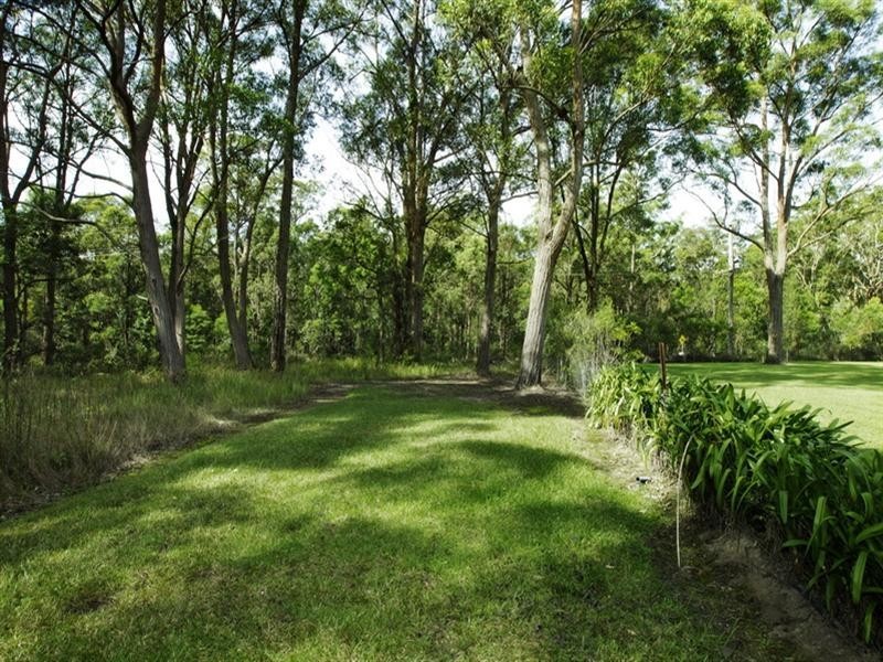4 Linnane Street, Falls Creek NSW 2540