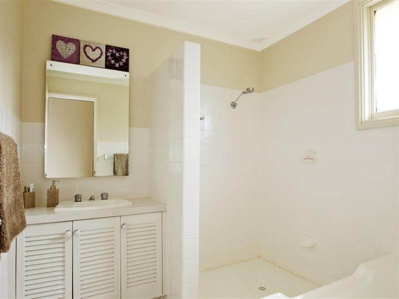 5 Kahlua Crescent, Bomaderry NSW 2541