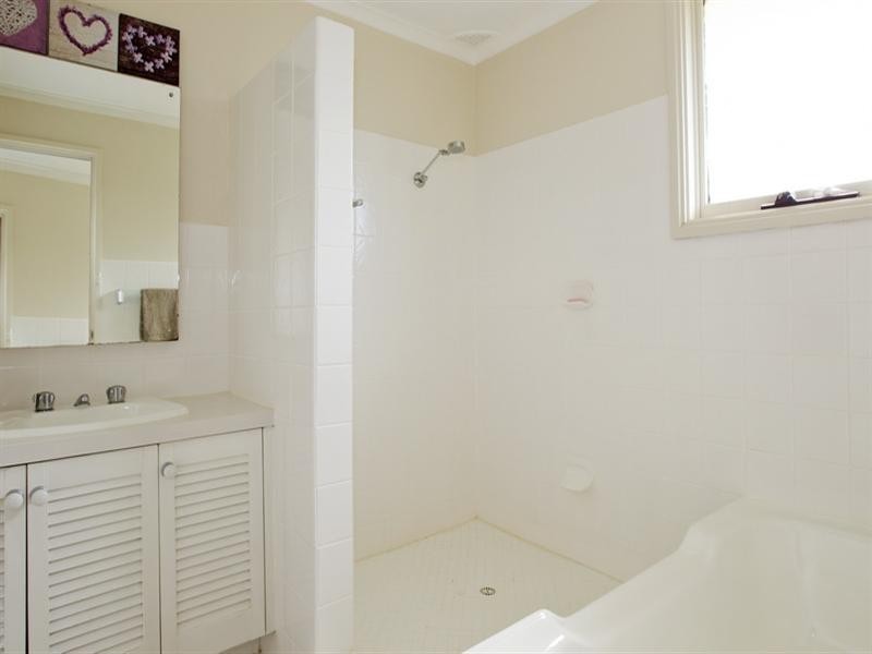 5 Kahlua Crescent, Bomaderry NSW 2541