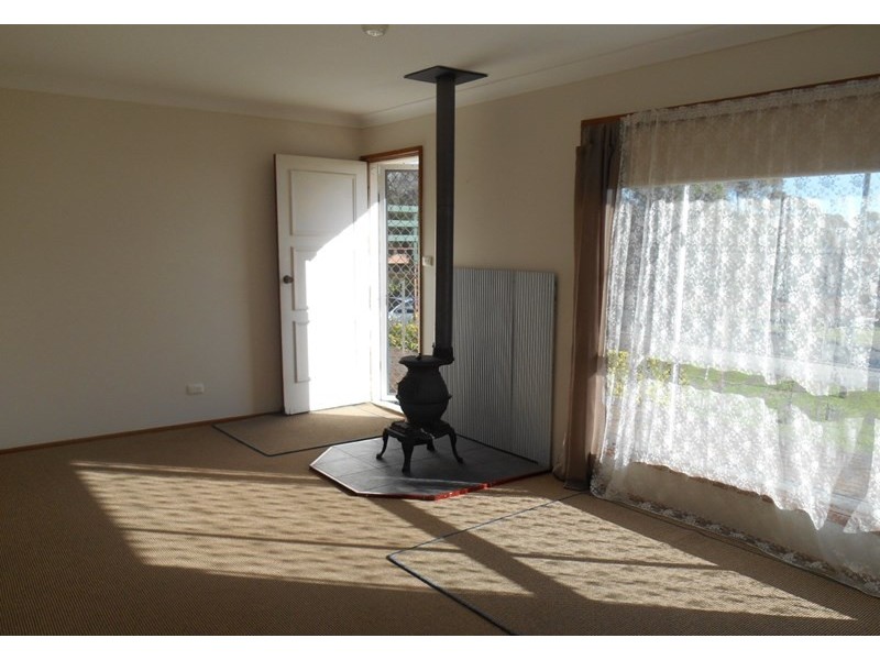 8 Pyree Street, Greenwell Point NSW 2540